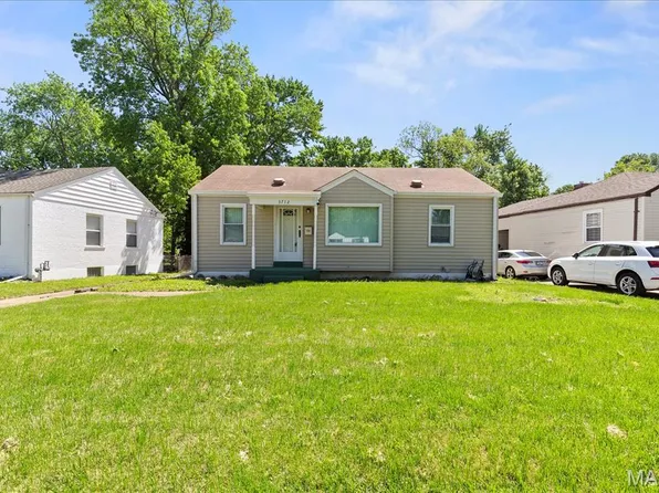 3712 Ashby Rd, Saint Ann, MO 63074