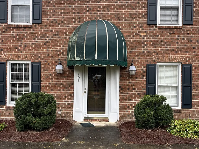 404 W Harnett St — Photo 1