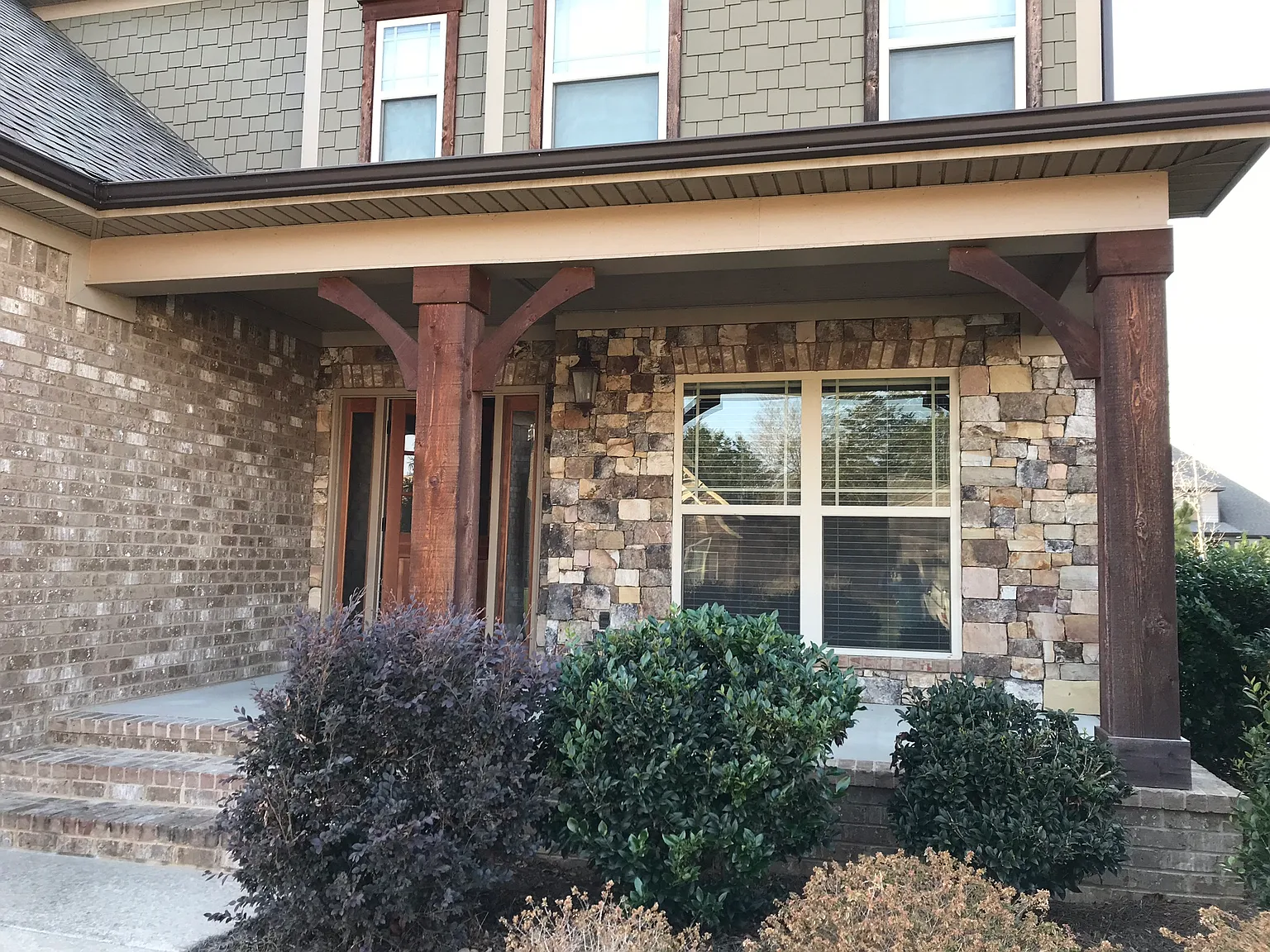 4 bed, 2648 sqft, $3,200 — Photo 2