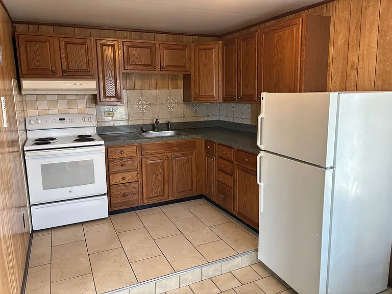 134 W Chestnut St — Photo 5