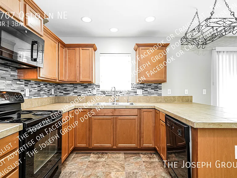 8707 Oslo Ln NE — Photo 8