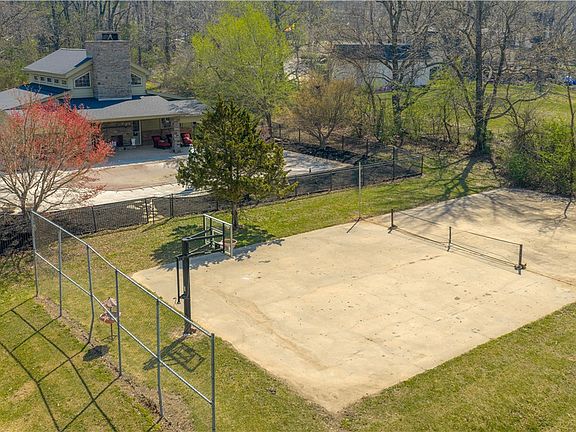 5th image of 1205 N Crossover Rd