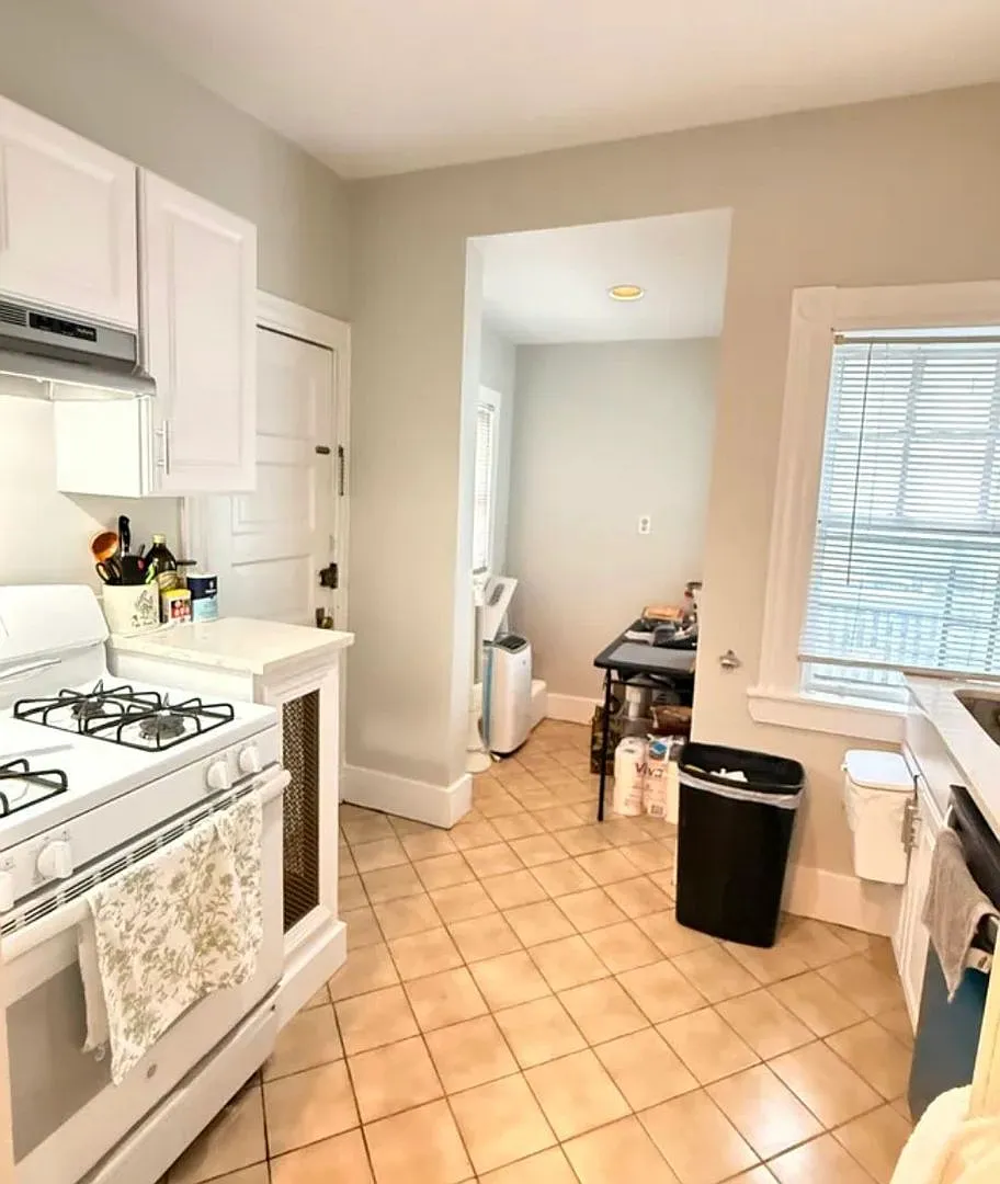 Amazing Value! Brighton 3-bed/1-bath; Great Location on the B and D Lines — Photo 2