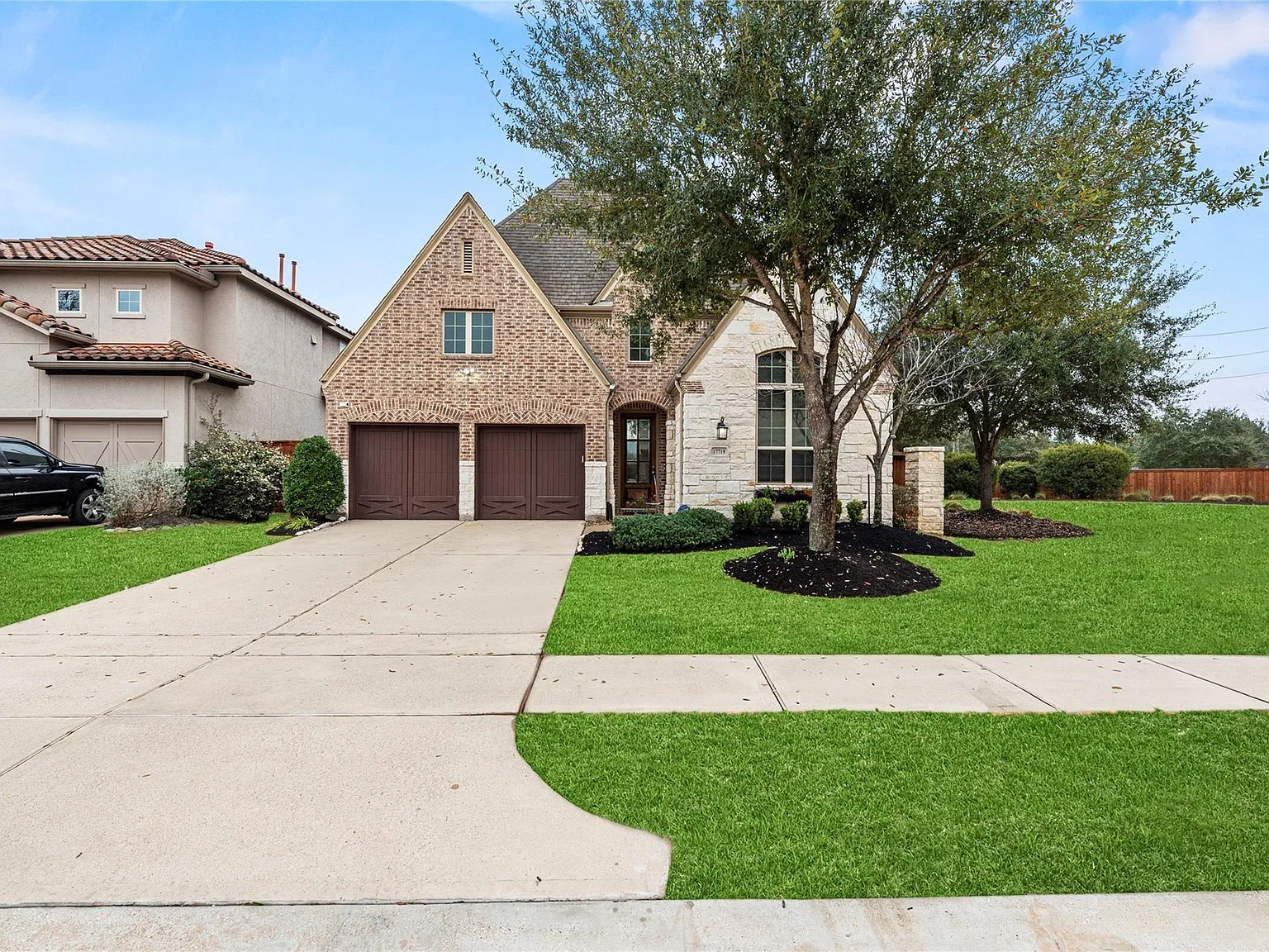 3 bed, 2.5 bath, 2236 sqft, $3,300 — Photo 2
