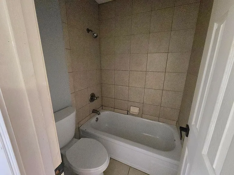 2240 E Aberdeen Dr — Photo 14