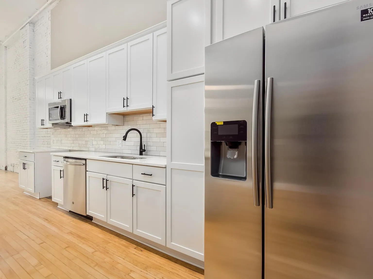 2 bed, 1805 sqft, $3,254 — Photo 4