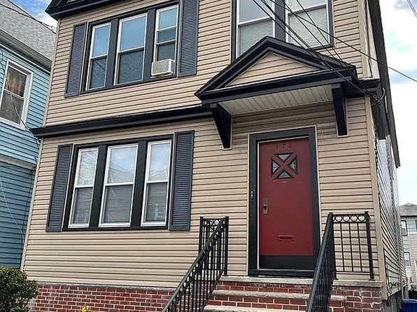 172 W 32nd St, Bayonne, NJ 07002