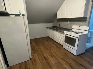 154 Mendon Ave FLOOR 3, Pawtucket, RI 02861