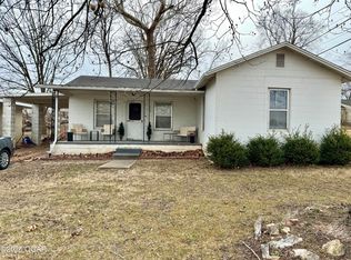 527 Morrow St, Neosho, MO 64850