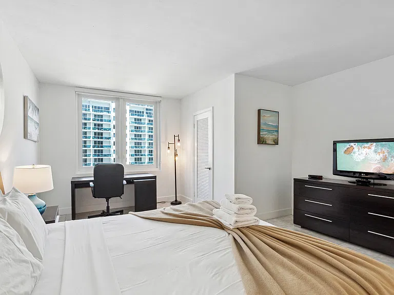 2301 Collins Ave #1015 — Photo 90