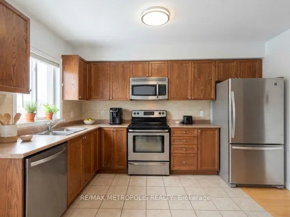 25 Southwoods Cres Unit 57, Barrie, ON L4N 9P8