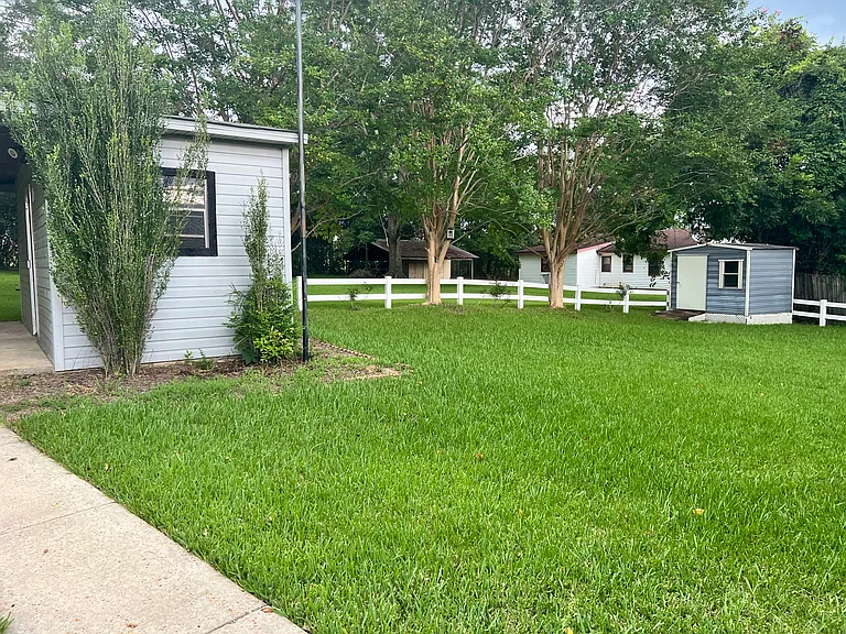 107 Bonnie Rd — Photo 5