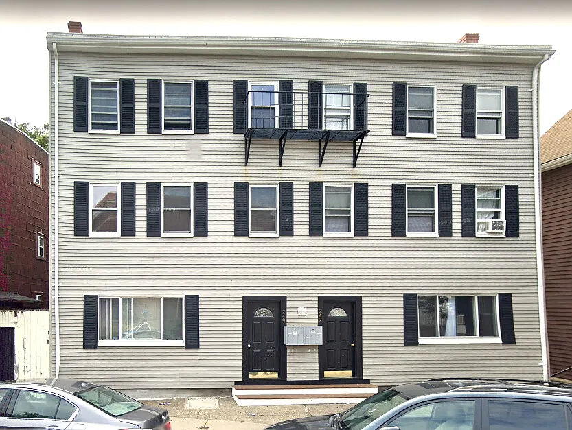 2 bed, 999 sqft, $2,630 — Photo 2