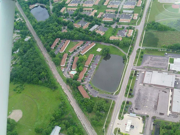 Water's Edge Apartments — Photo 25