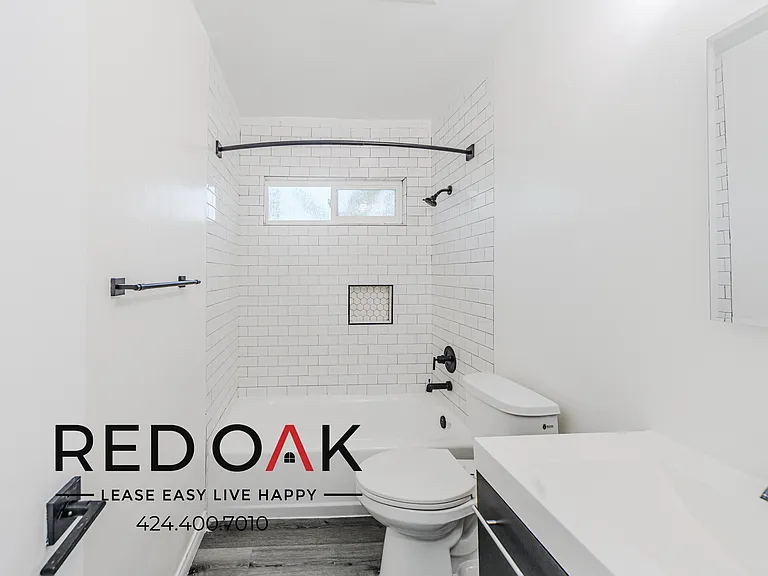 4630 Venice Blvd #14 — Photo 11