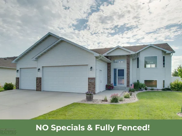 3824 13th St S, Moorhead, MN 56560