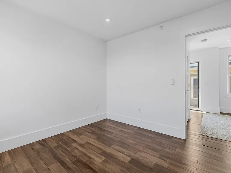 10 Spring Garden St #3 — Photo 23