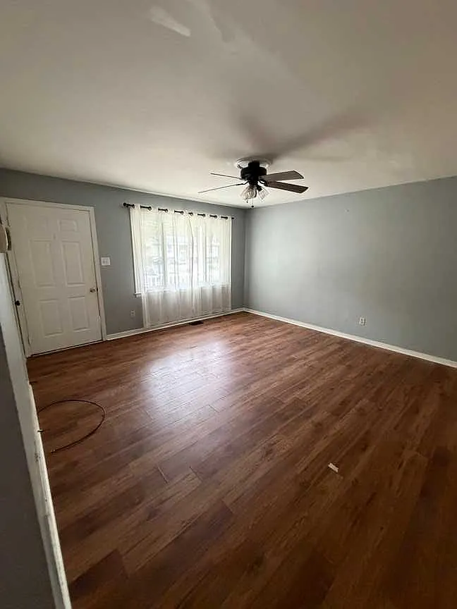 4 bed, 2.5 bath, 1667 sqft, $2,100 — Photo 3