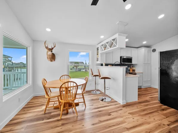 16708 Cabeza De Vaca, Jamaica Beach, TX 77554