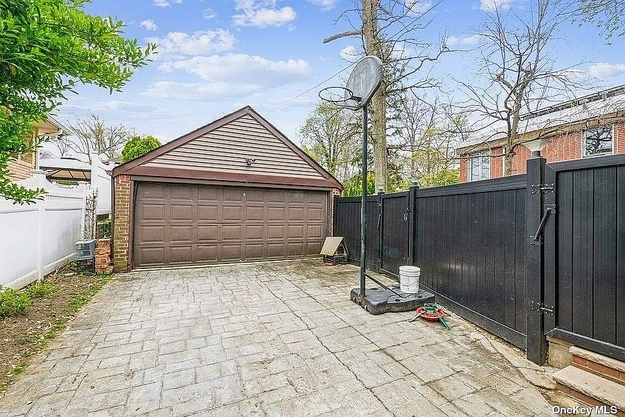 18438 Aberdeen Rd, Jamaica, NY 11432 Zillow