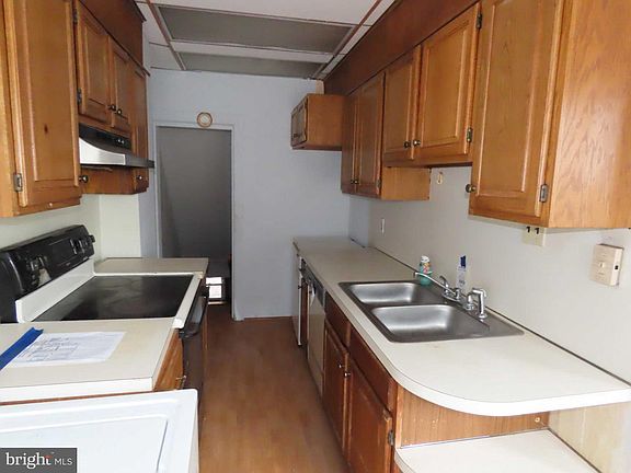5th image of 1718 W 14th St