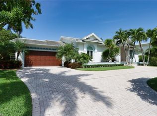 2201 Beacon Ln, Naples, FL 34103