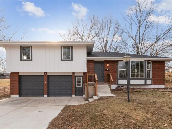 9325 E 85th St, Raytown, MO 64138