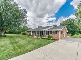 460 Bill Bennett Rd, Johnson City, TN 37604