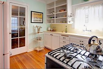 Kitchen :: 5453 Kales Avenue