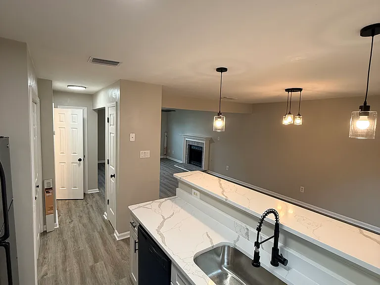 755 Huntly Dr — Photo 6