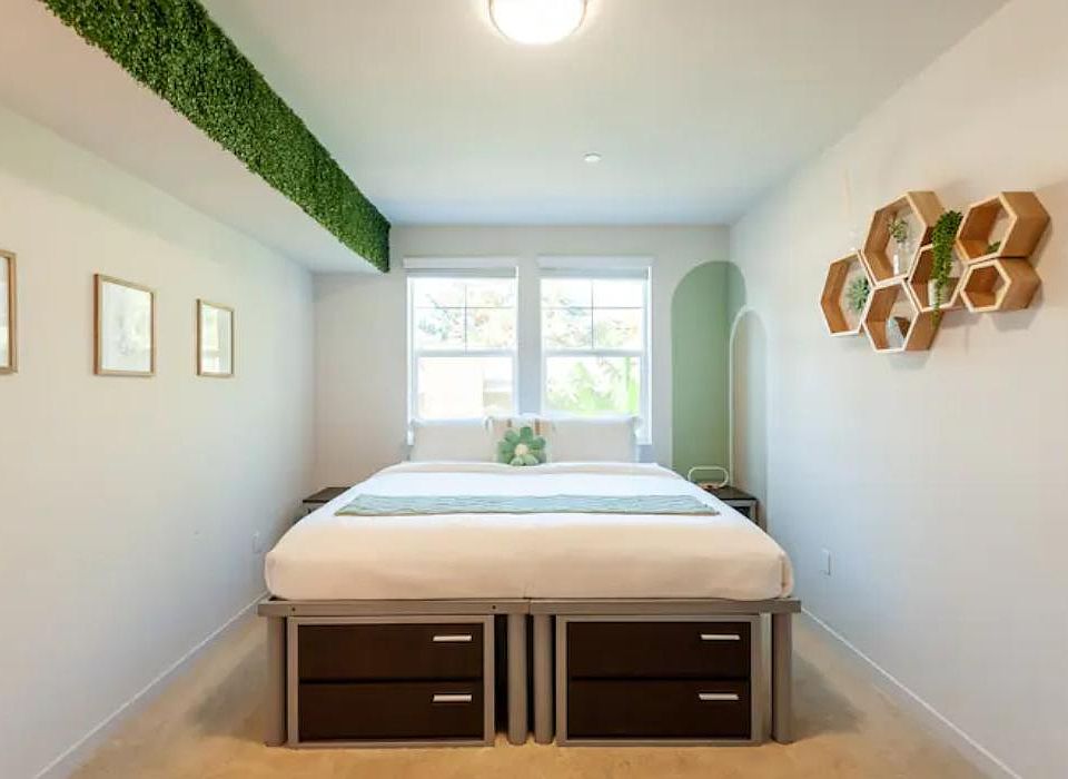 Stay in bed a little longer in our cozy private room with king-size mattress!