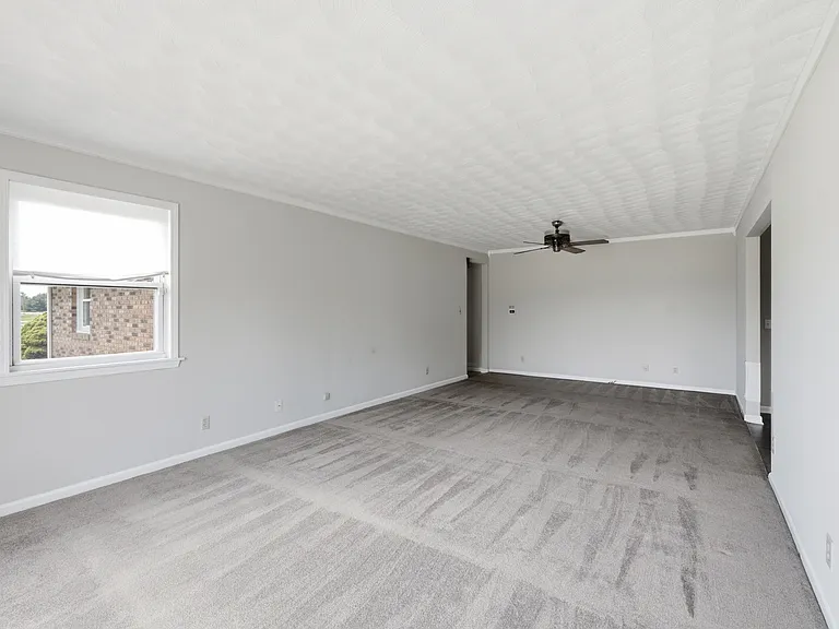 1041 N US Highway 421 — Photo 15