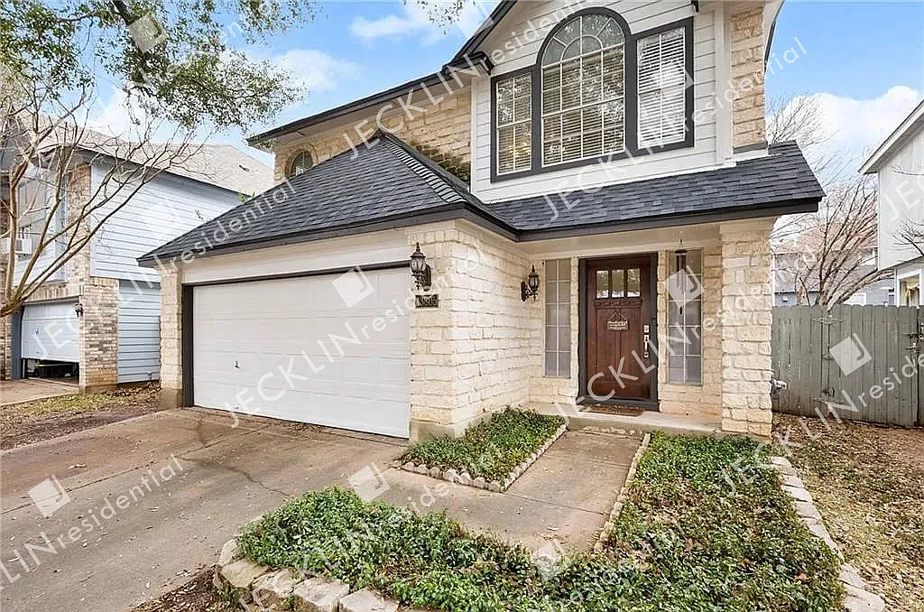 13805 Lothian Dr — Photo 3