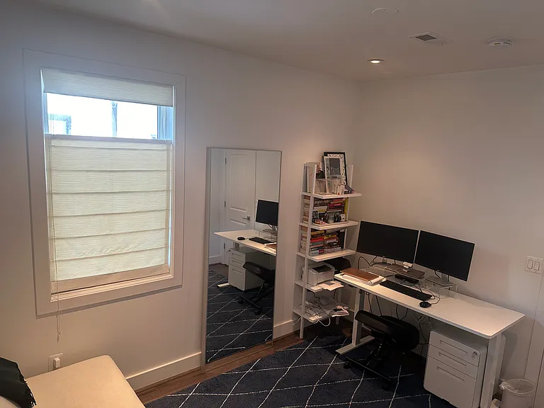 Bedroom/office