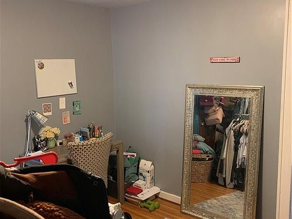 4th image of 171 Hamilton Dr