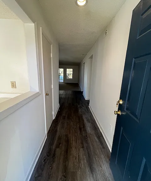 Avery Close Condominiums — Photo 111
