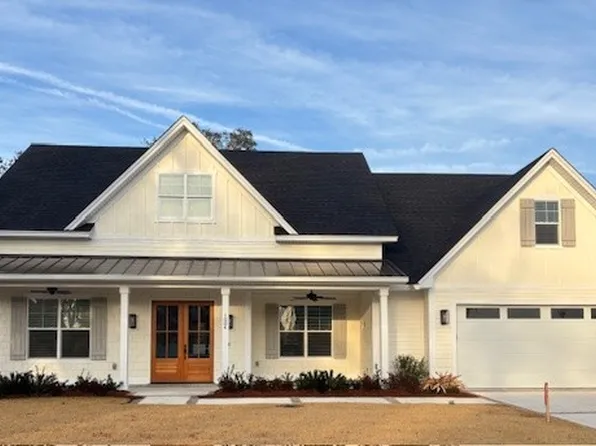 1004 Conservation Ln, Saint Simons Island, GA 31522