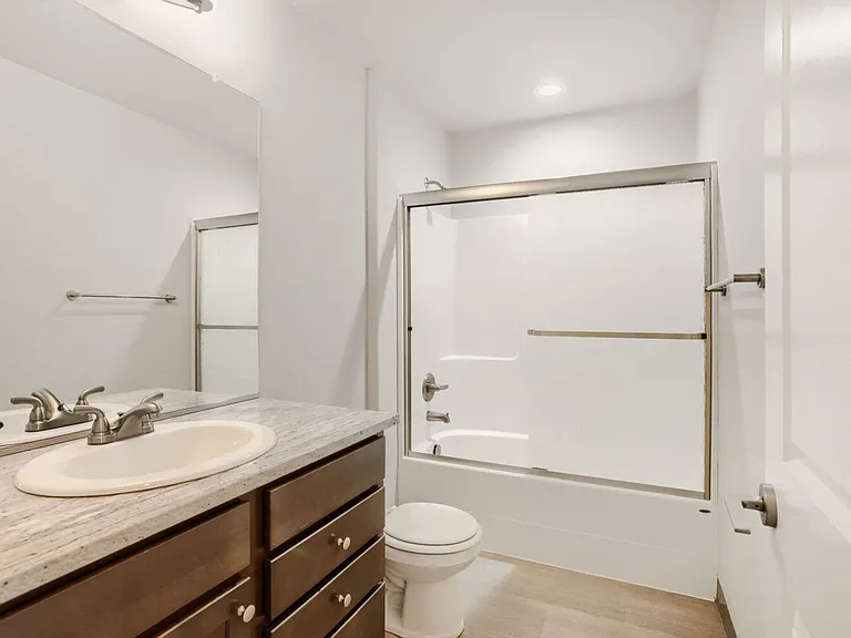 Lincoln Townhomes — Photo 21