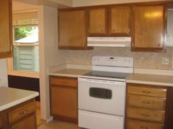 6410 Offshore Dr, Madison, WI 53705