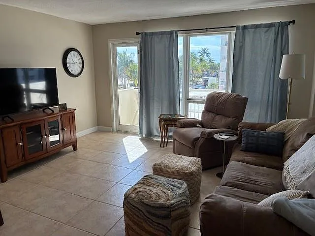 133 N Pompano Beach Blvd #209 — Photo 16