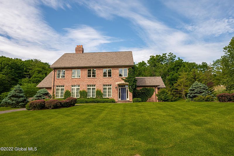 2nd image of 11 Sage Estate
