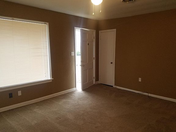 4th image of 855 Rodney Vista Blvd
