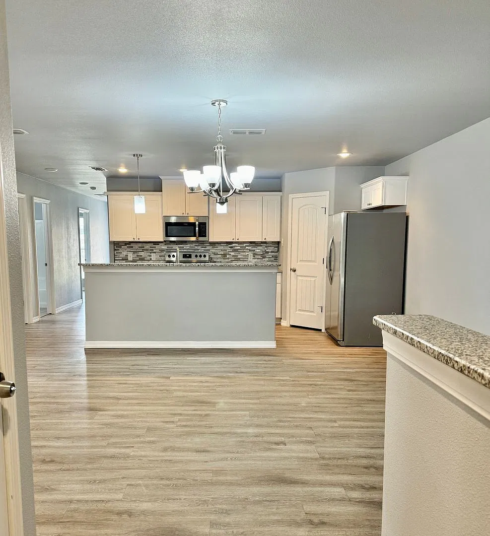 RE 1217 N. Chicago Avenue — Photo 3