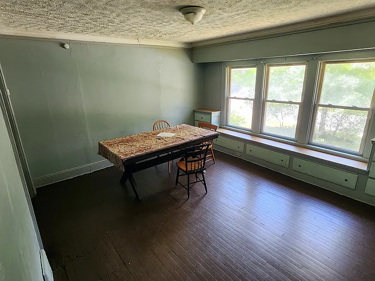 1540 Maple Rd — Photo 6