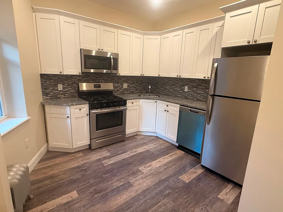 67 Sherman Pl #27E