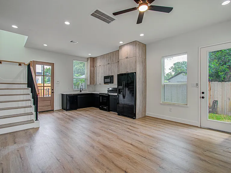 1308 Tarley St #D — Photo 7