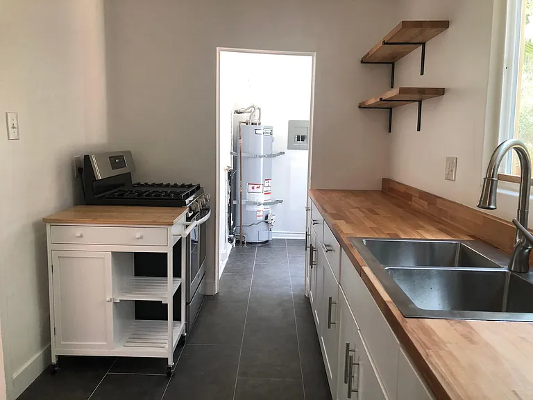 4361 Chase Ave — Photo 11