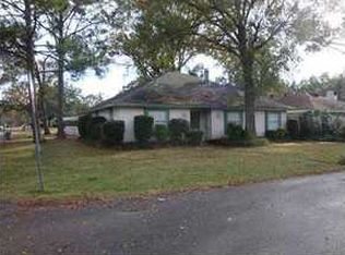 1013 Moss Ln, River Ridge, LA 70123