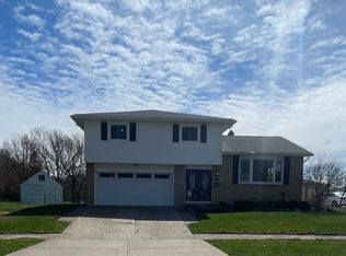 7177 Abbot Dr, Parma, OH 44134