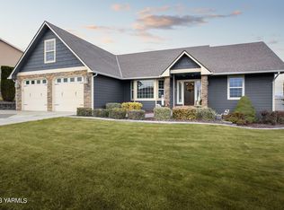 1209 Mayer Ct, Selah, WA 98942